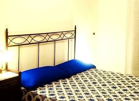 Cohen Hostel/backpacker